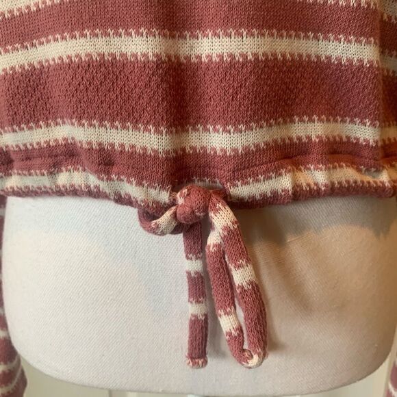 šAeropostaleāLongāSleeveĀ StripedāCropāSweater - Picture 3 of 9